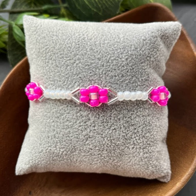 Valentine Flower Bracelet: Large Beads