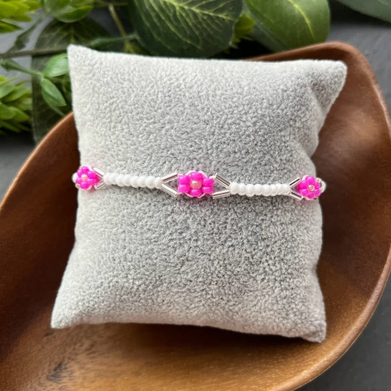 Valentine Flower Bracelet: Small Beads